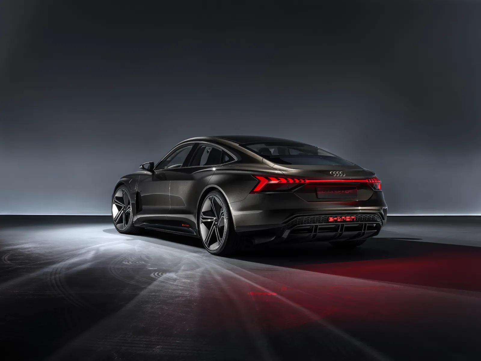 Audi Audi e-tron GT qattro - fotografia 6