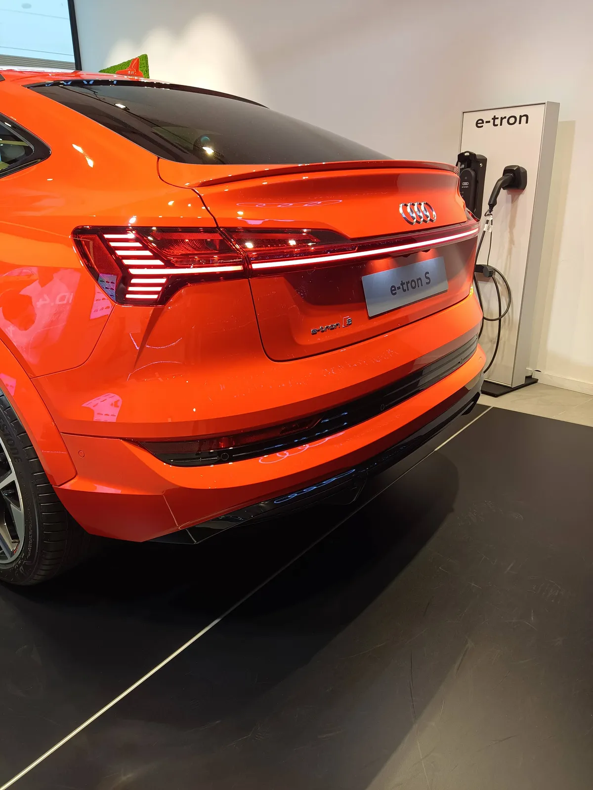 Audi Audi e-tron S Sportback 55 quattro - fotografia 18