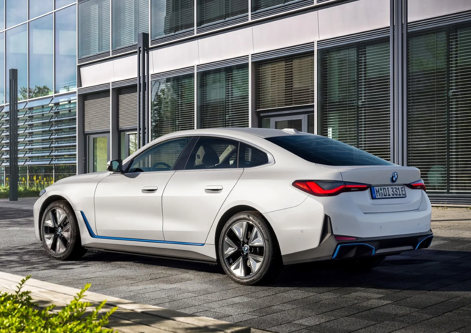 BMW BMW i4 eDrive40 - fotografia 4