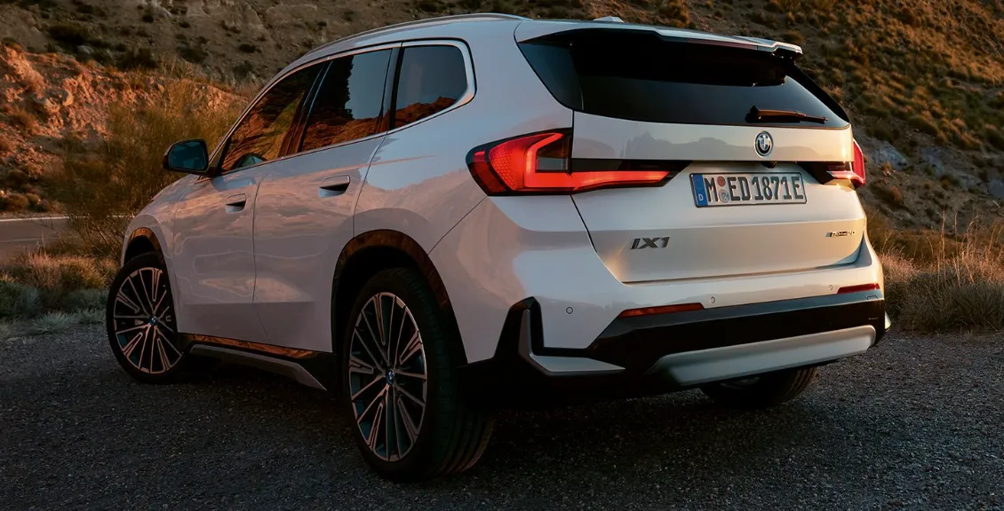 BMW BMW iX1 xDrive30 - fotografia 2