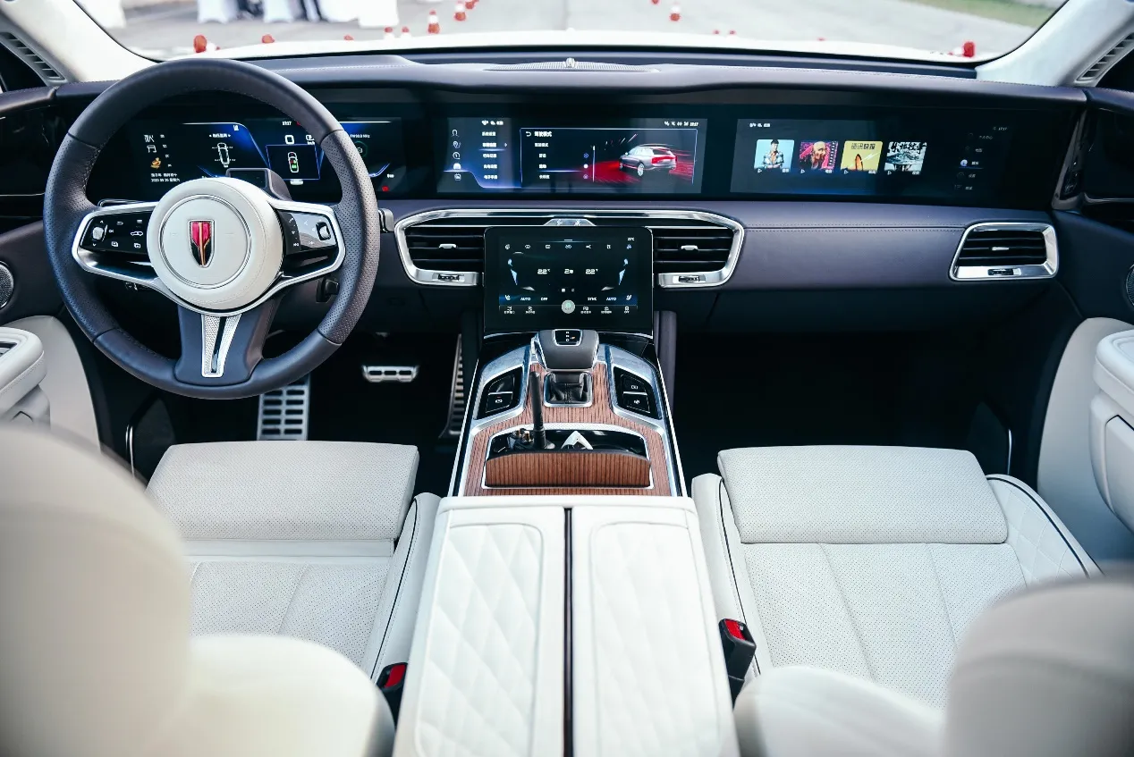 Hongqi HONGQI E-HS9 - fotografia 9