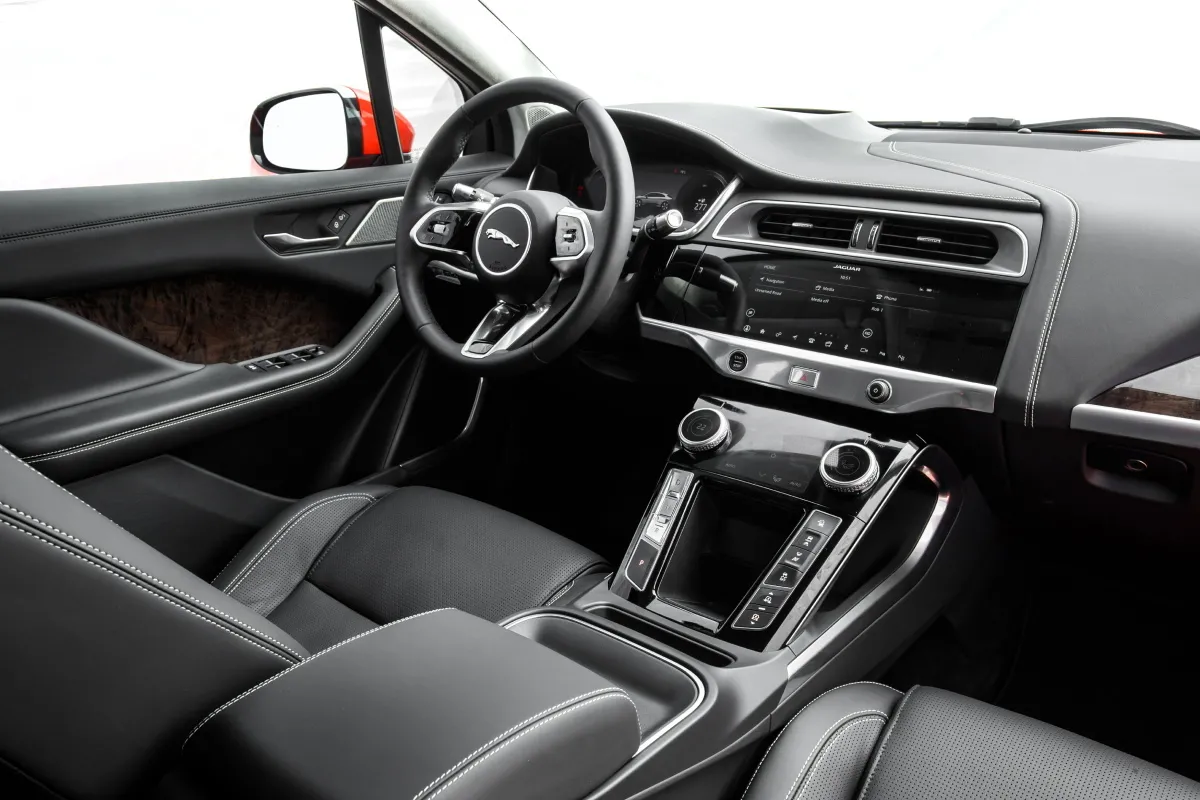 Jaguár Jaguar I-Pace EV400 - fotografia 4