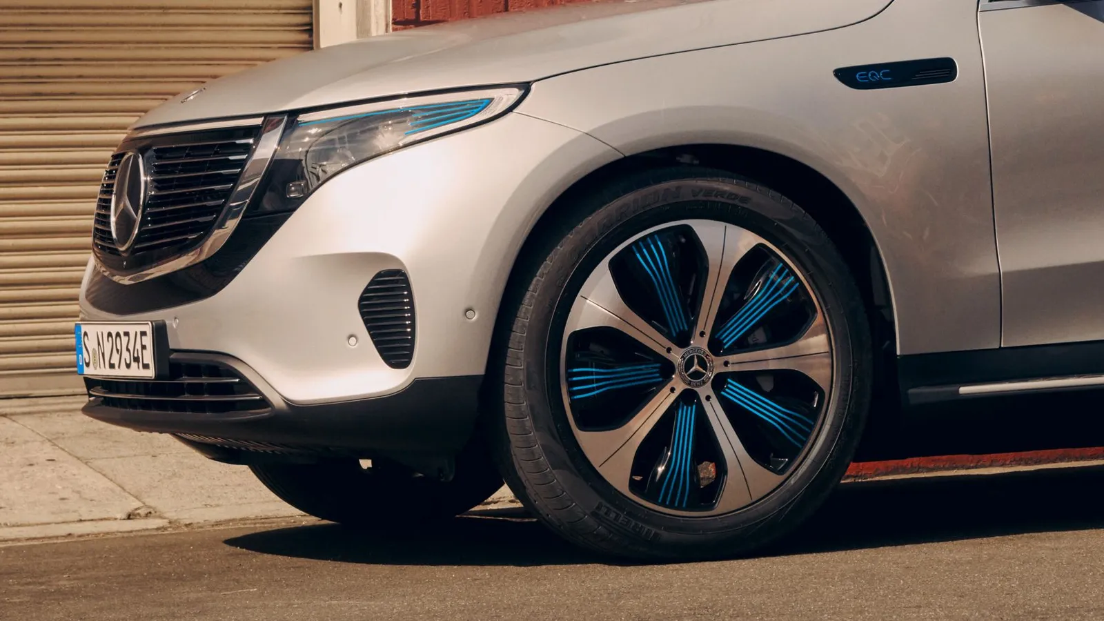 Mercedes-Benz Mercedes EQC 400 4MATIC - fotografia 4