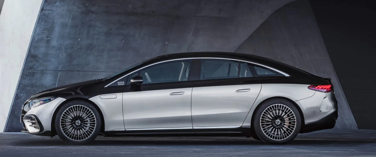 Mercedes-Benz Mercedes EQS 580 4MATIC - fotografia 4