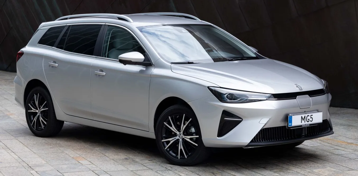 MG MG5 Electric Standard Range - fotografia 1