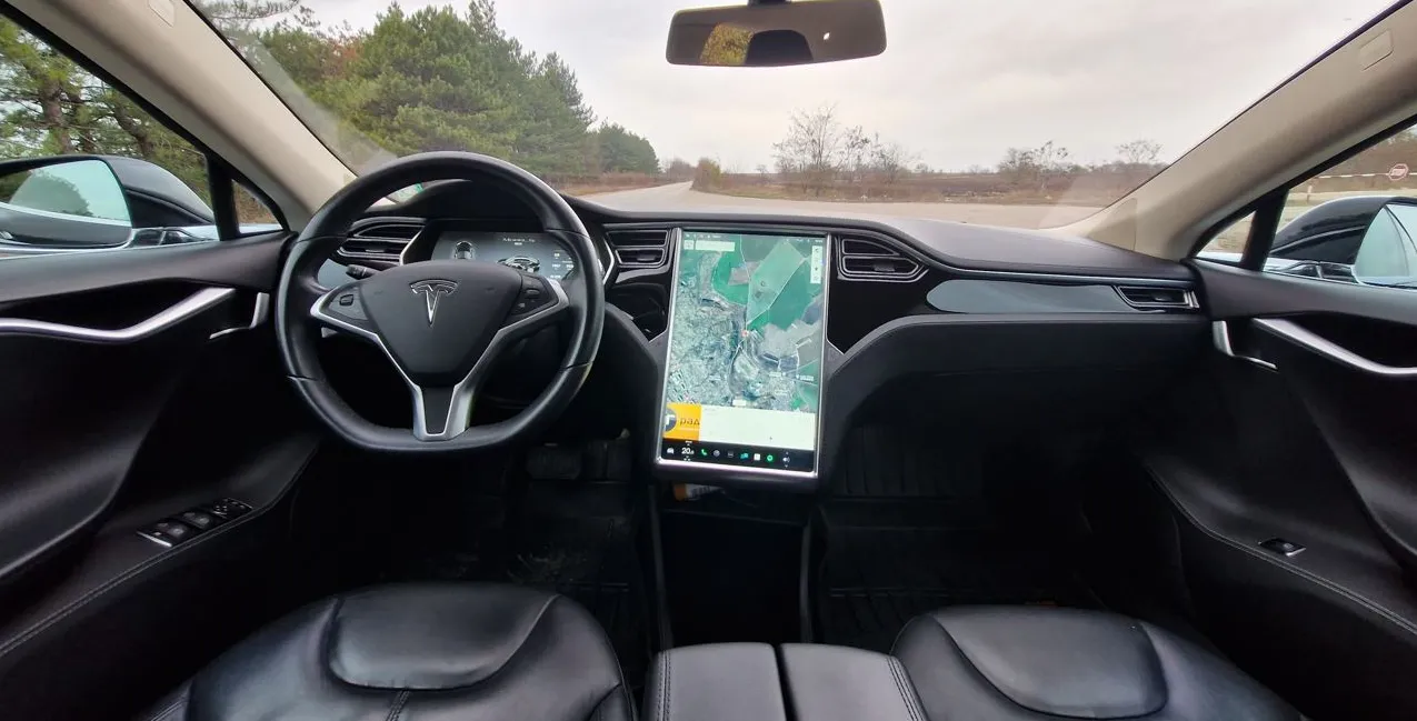 Tesla Tesla Model S 85 - fotografia 3