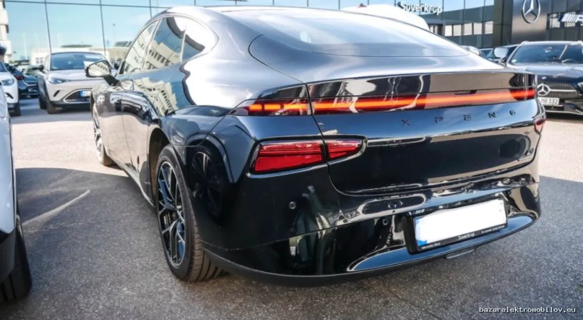 Xpeng P7 AWD Performance - Fotografia inzerátu 2