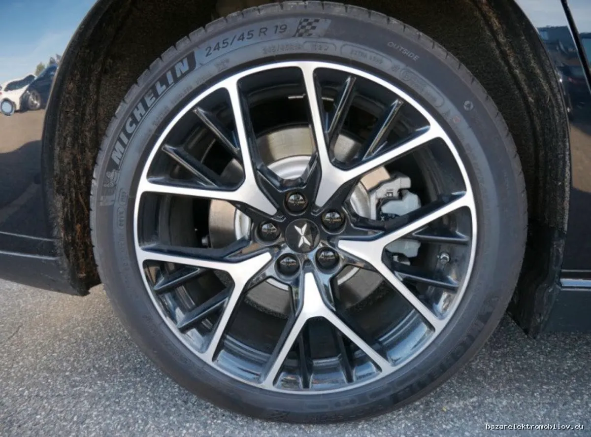 Xpeng P7 AWD Performance - Fotografia inzerátu 11