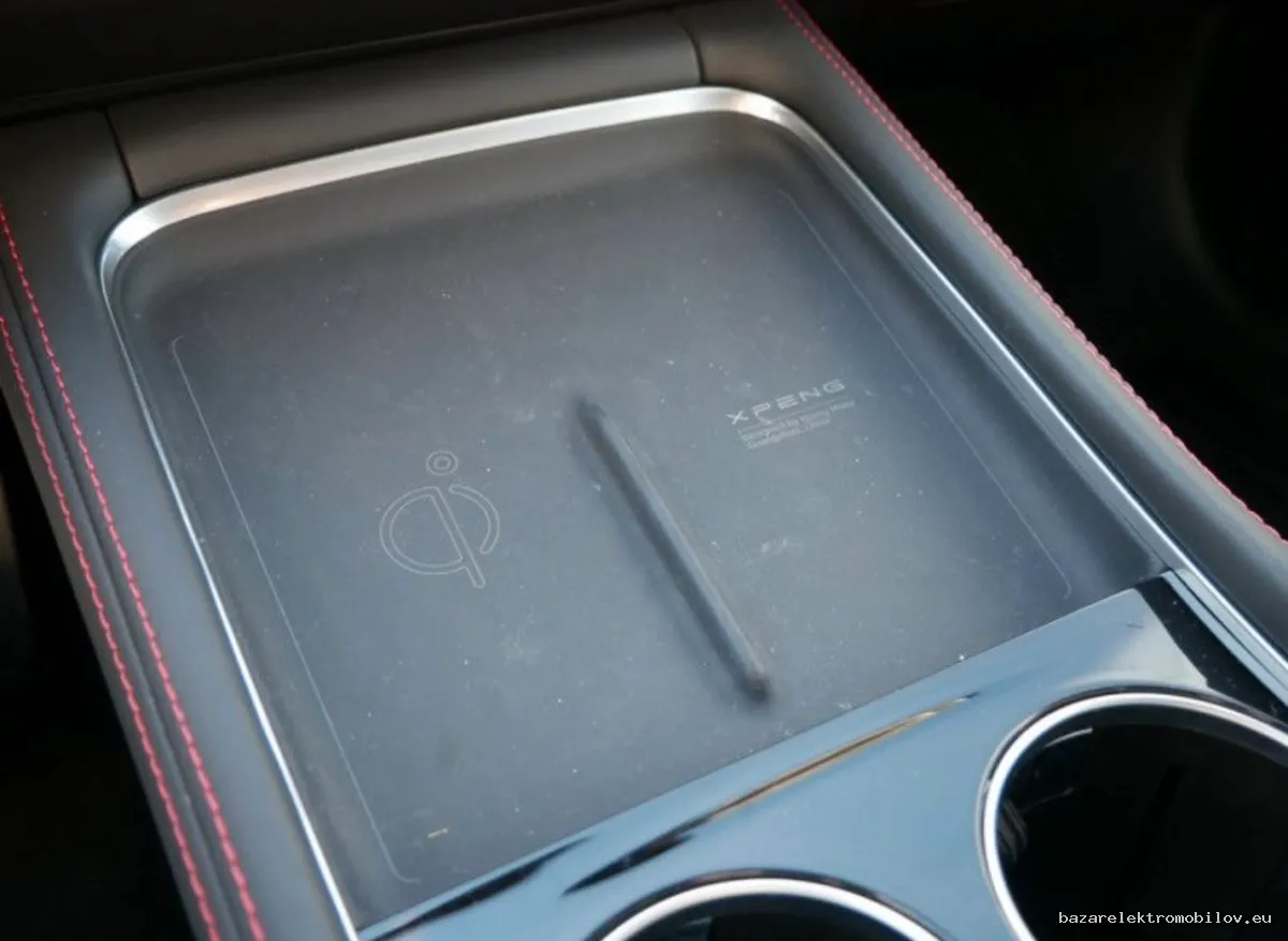 Xpeng P7 AWD Performance - Fotografia inzerátu 10