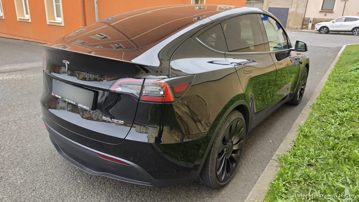 Tesla Model Y Performance - Fotografia inzerátu 9