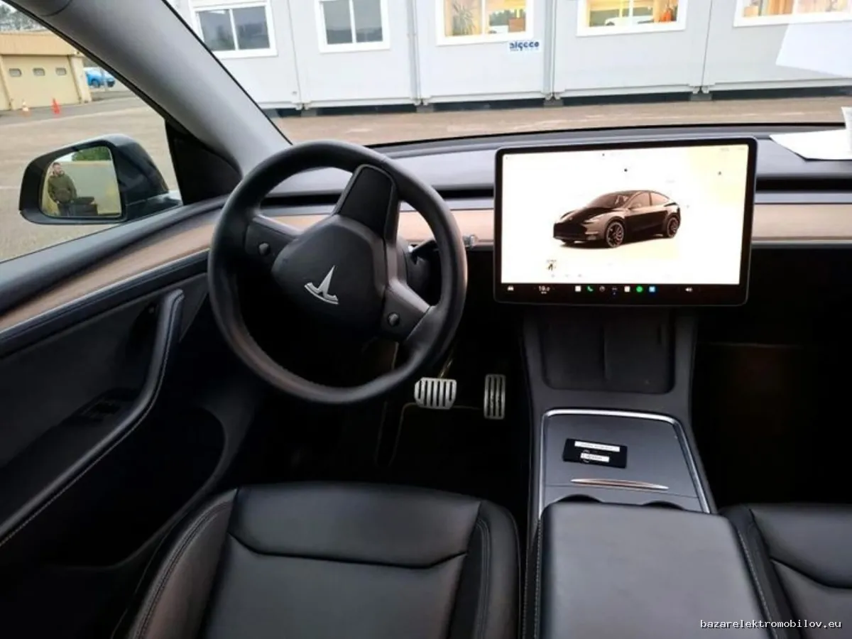 Tesla Model Y Performance - Fotografia inzerátu 3