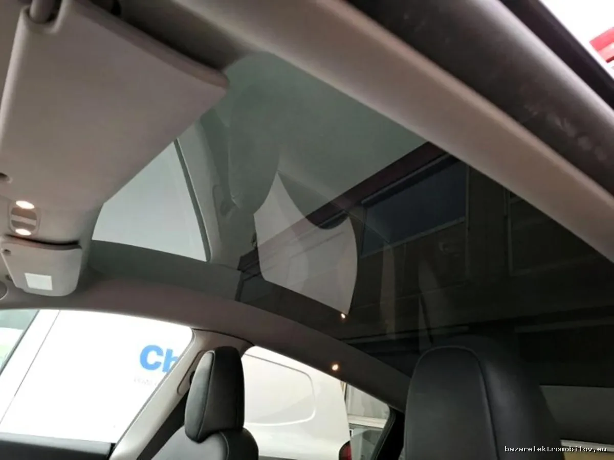 Tesla Model Y Performance - Fotografia inzerátu 6