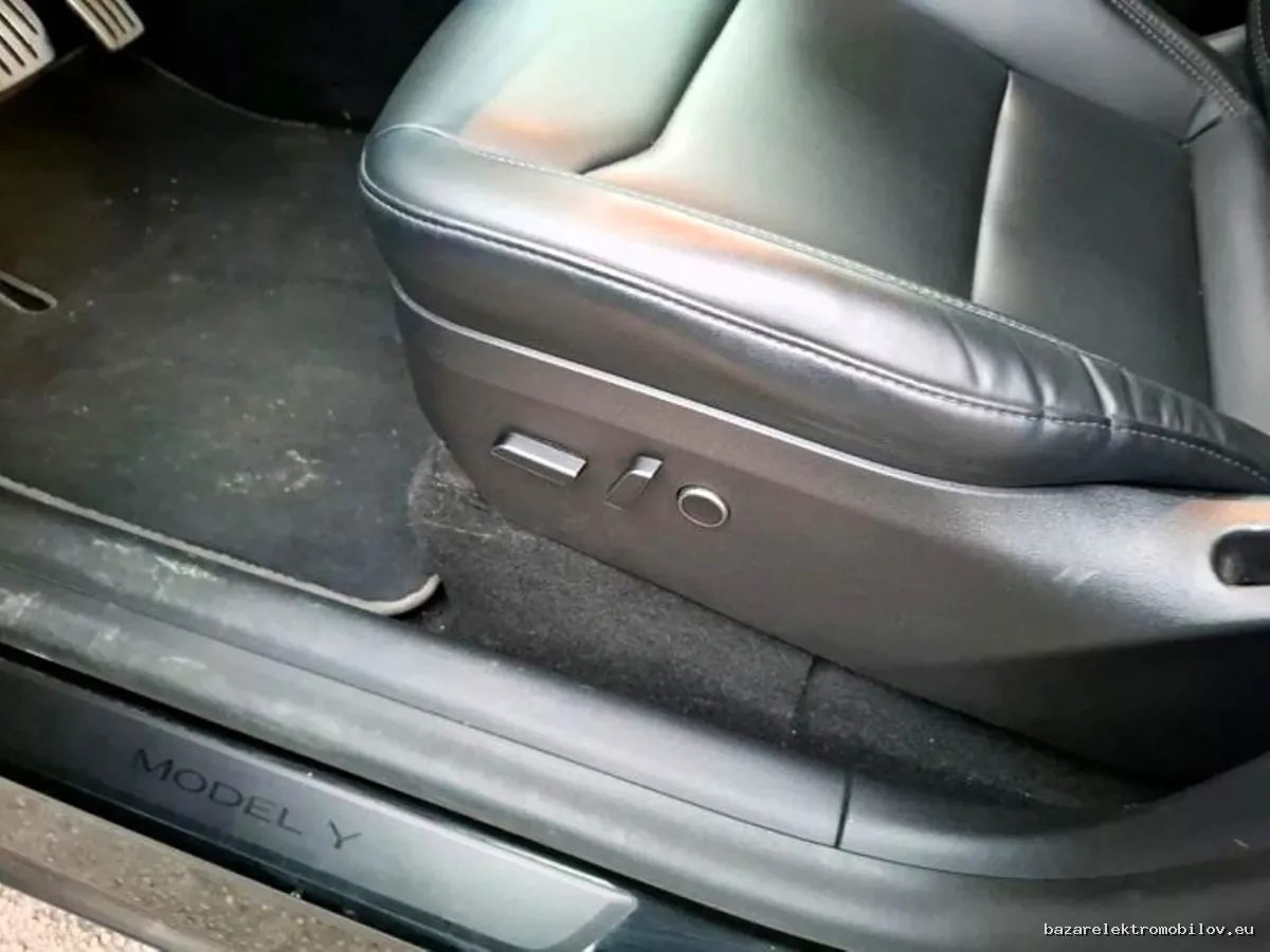 Tesla Model Y Performance - Fotografia inzerátu 8