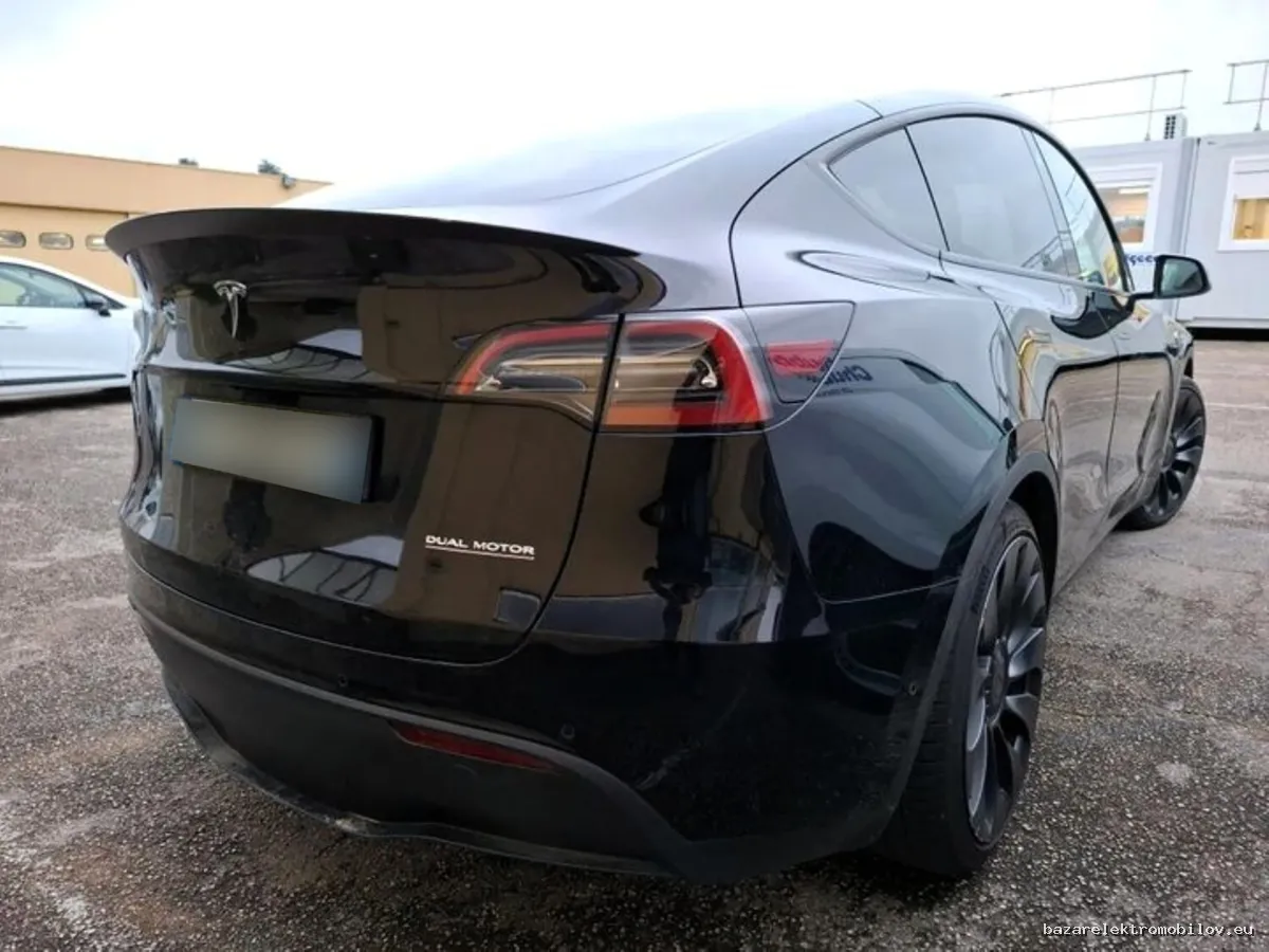 Tesla Model Y Performance - Fotografia inzerátu 9