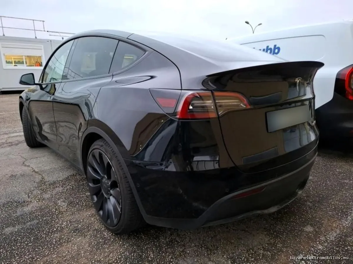 Tesla Model Y Performance - Fotografia inzerátu 11