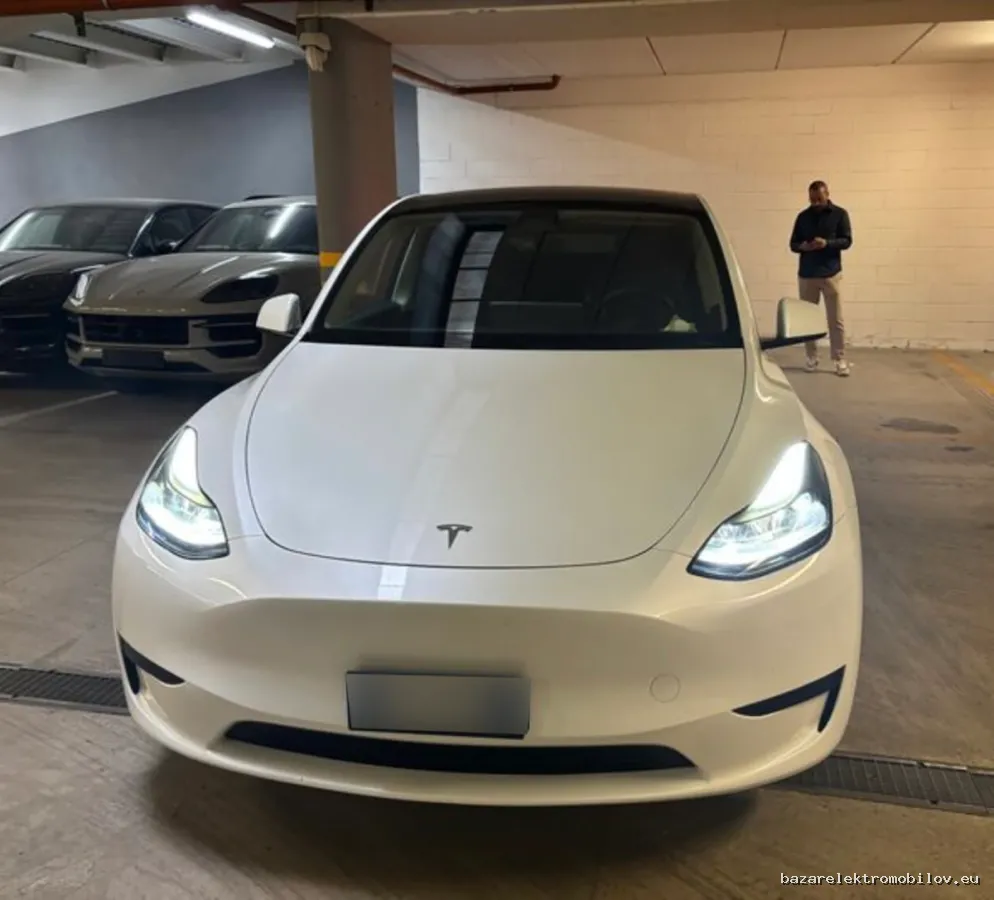 Tesla Model Y RWD LFP - Fotografia inzerátu 2