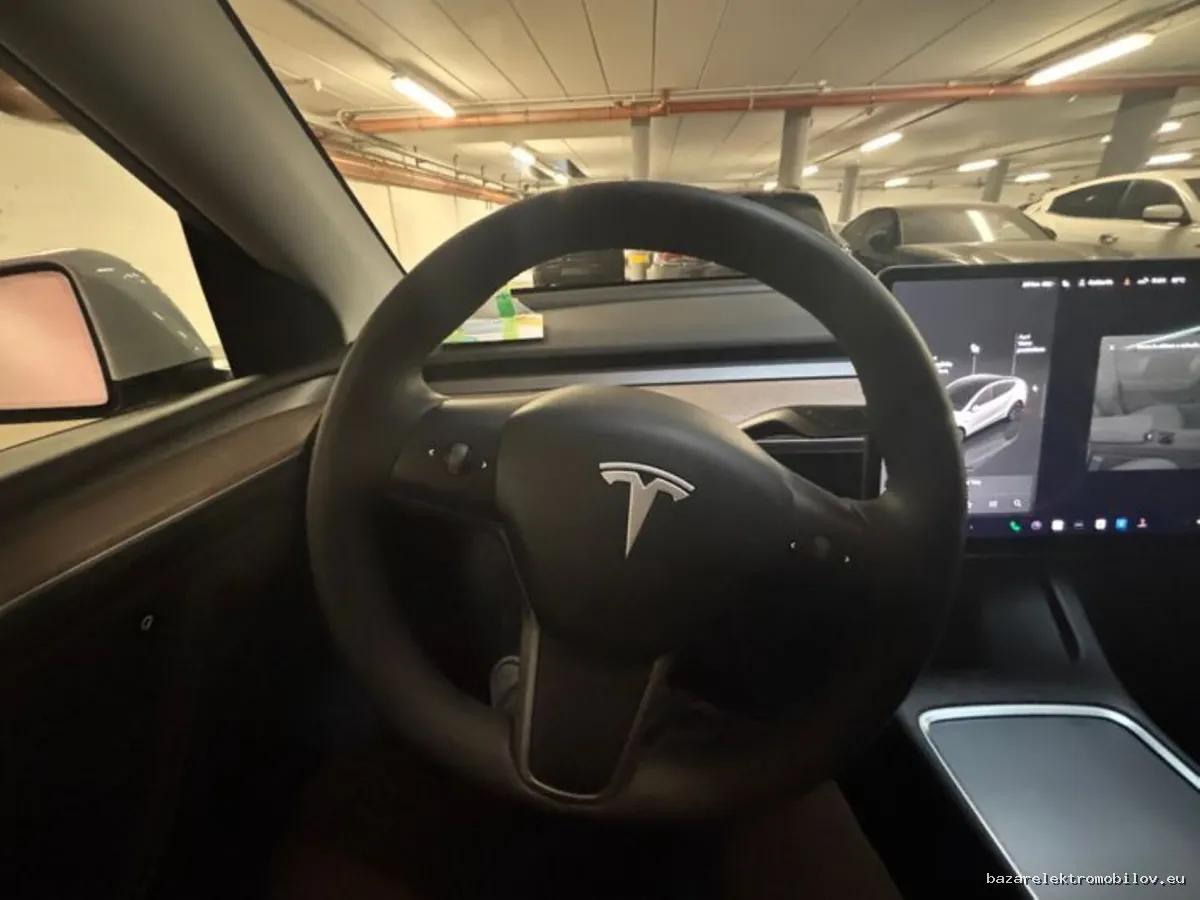 Tesla Model Y RWD LFP - Fotografia inzerátu 7