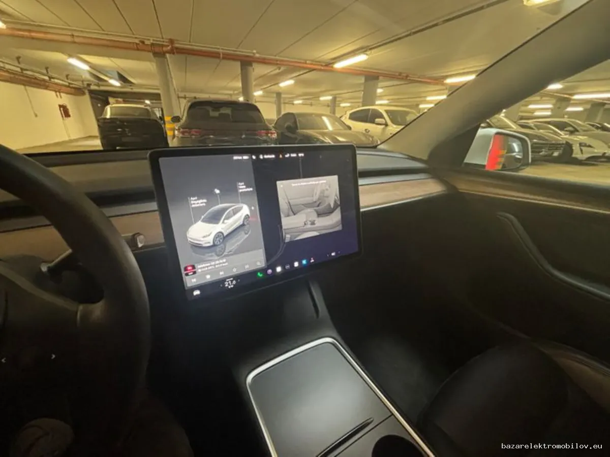 Tesla Model Y RWD LFP - Fotografia inzerátu 13