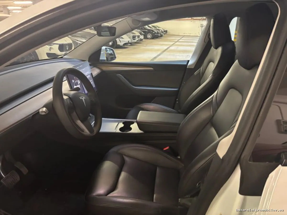 Tesla Model Y RWD LFP - Fotografia inzerátu 14