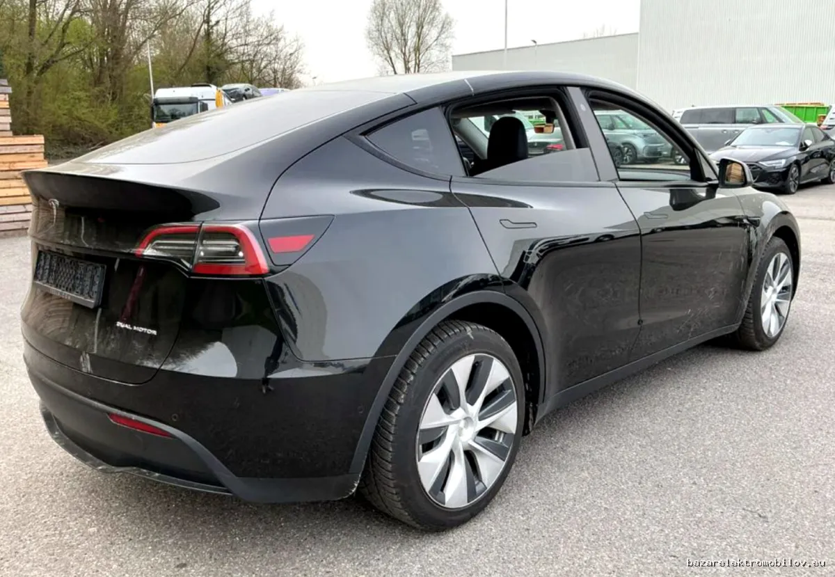 Tesla Y Long Range AWD - Fotografia inzerátu 2