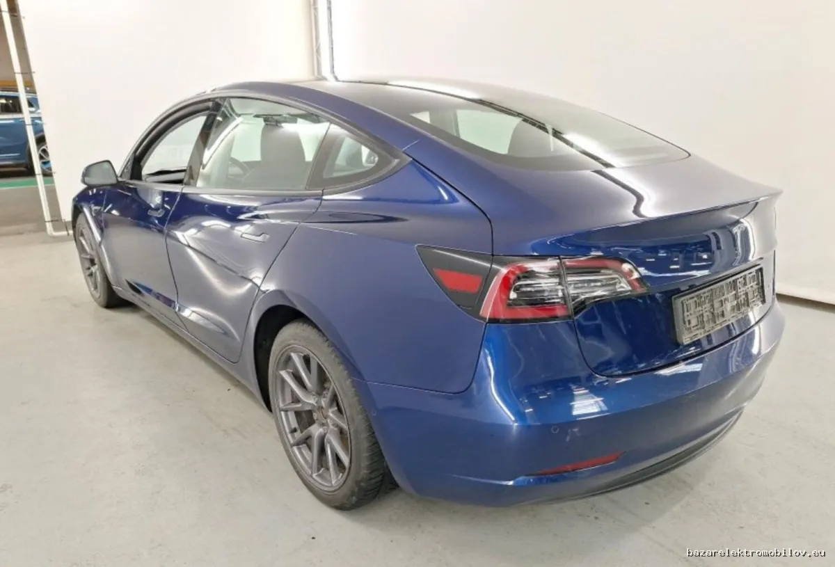 Tesla Model 3 LR AWD - Fotografia inzerátu 3
