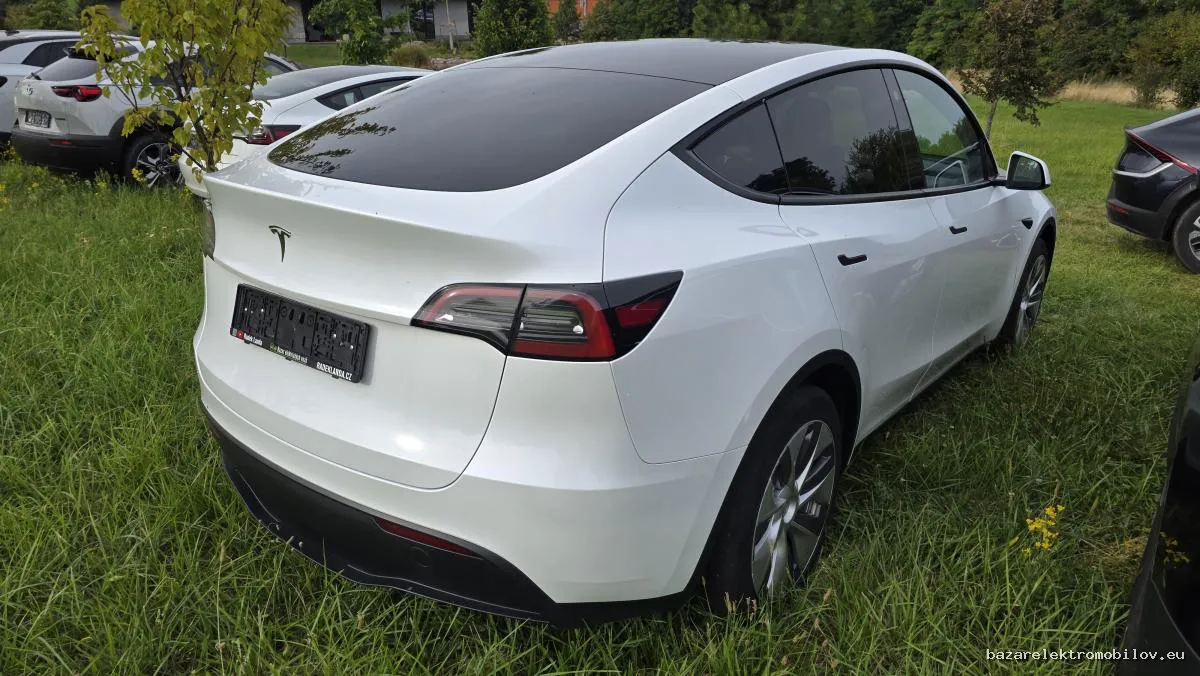 Tesla Model Y RWD LFP - Fotografia inzerátu 4