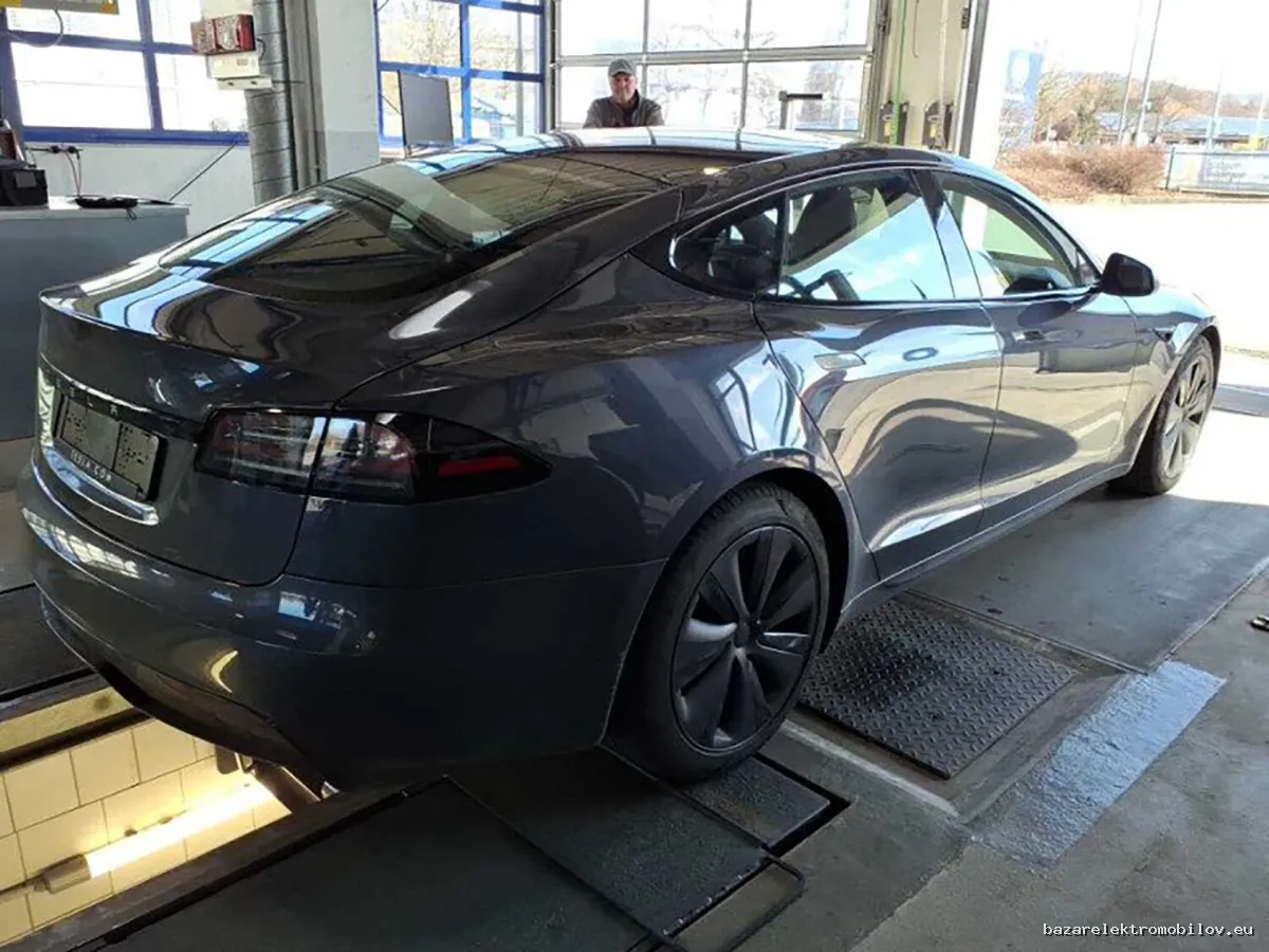Tesla Model S Dual Motor - Fotografia inzerátu 8