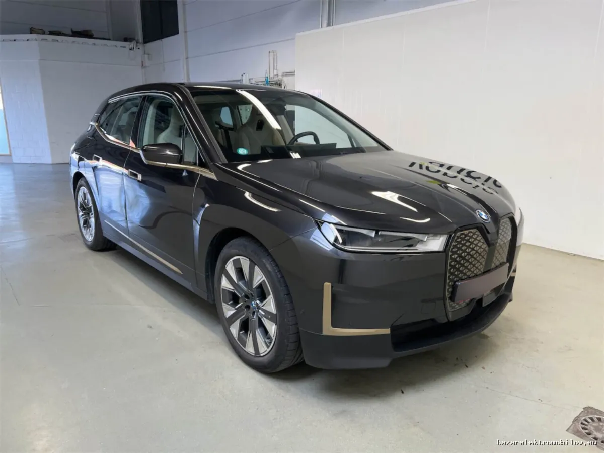 BMW iX xDrive40 - Fotografia inzerátu 3