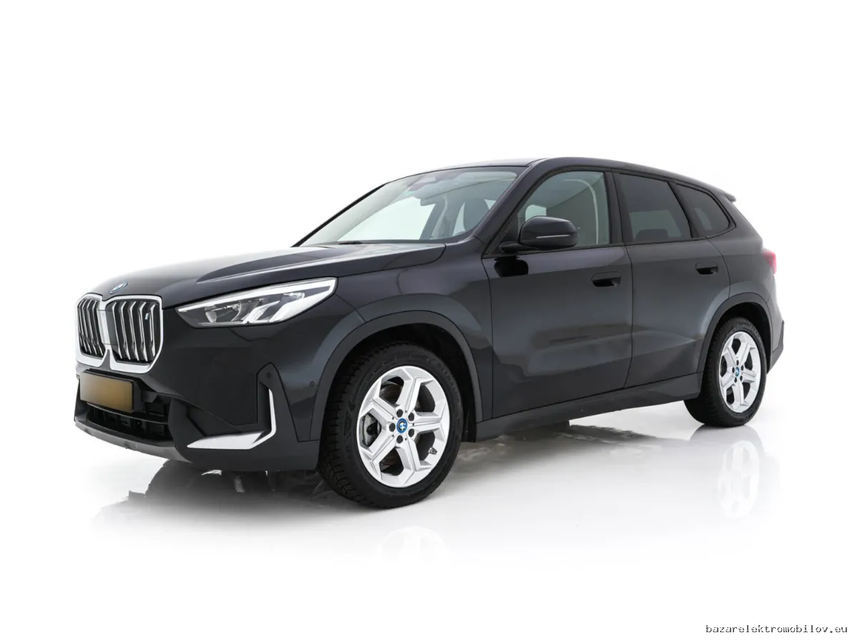 BMW iX1 xDrive30 - Fotografia inzerátu 1