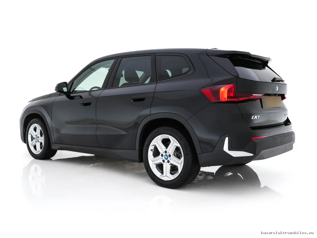 BMW iX1 xDrive30 - Fotografia inzerátu 6
