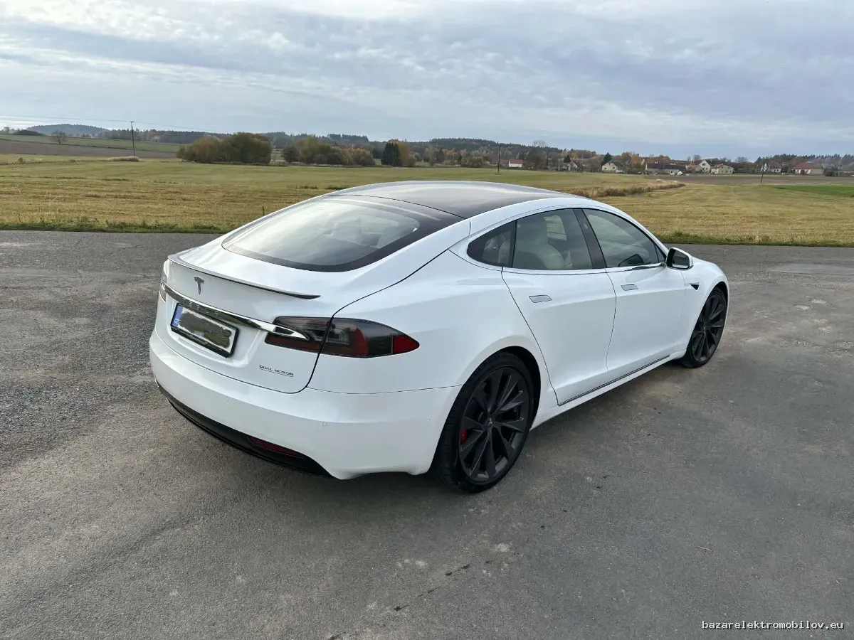 Tesla Model S Performance 2019-2020 - Fotografia inzerátu 3