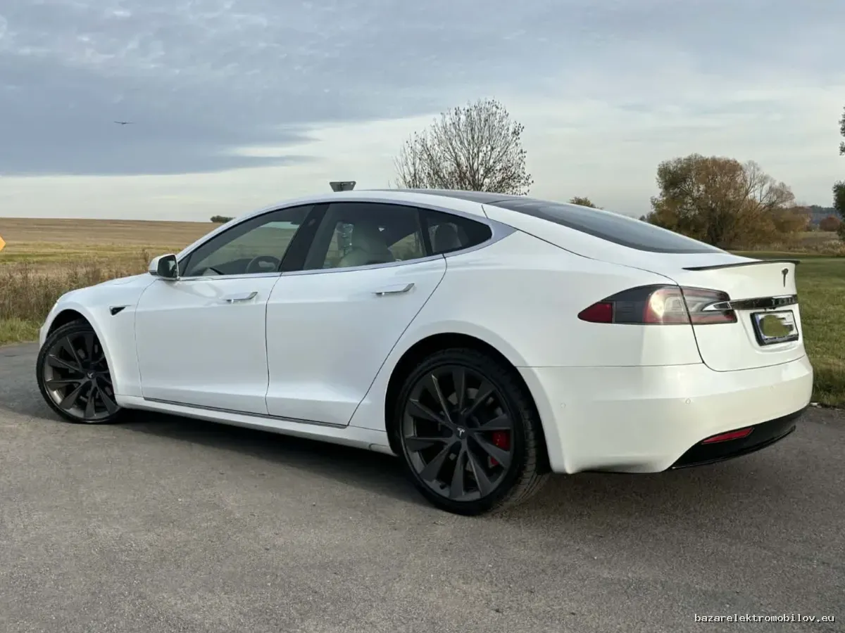 Tesla Model S Performance 2019-2020 - Fotografia inzerátu 11
