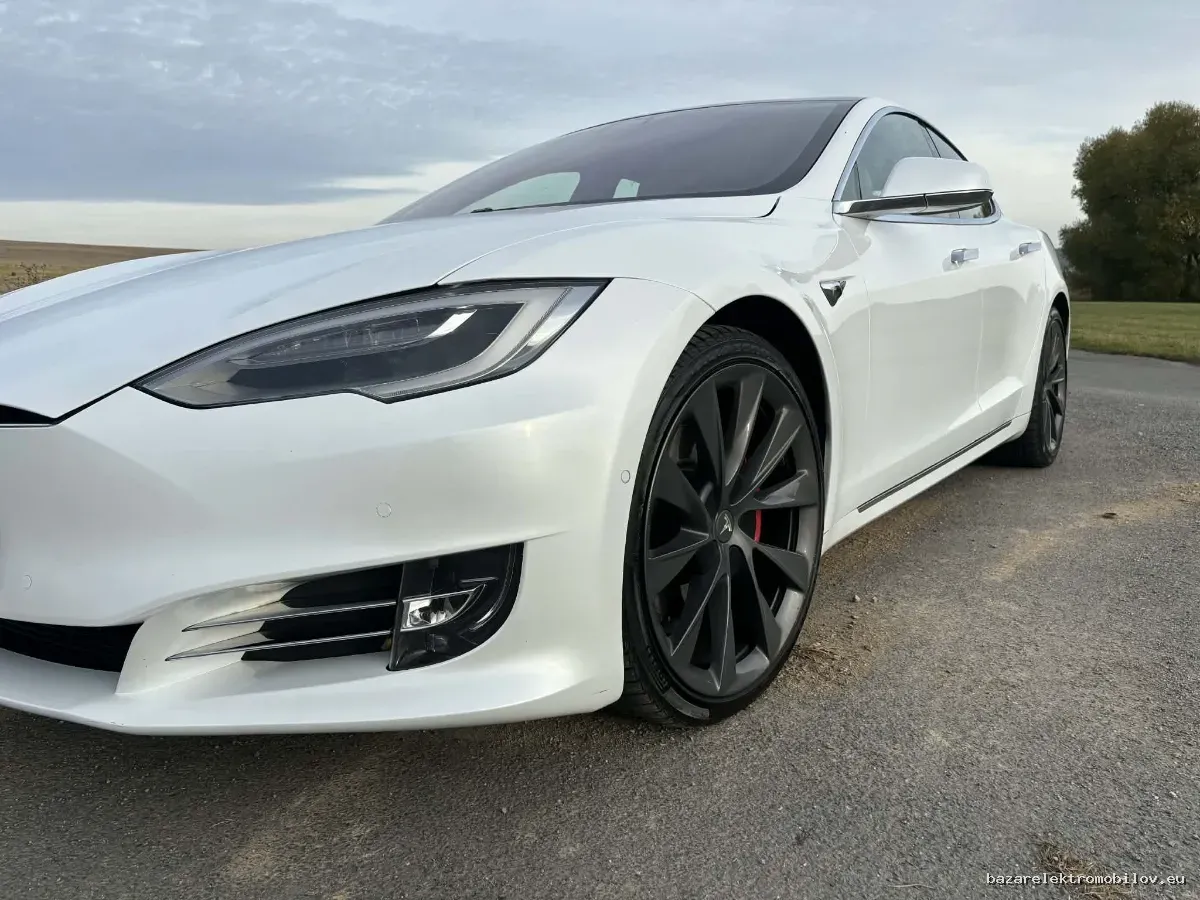 Tesla Model S Performance 2019-2020 - Fotografia inzerátu 17