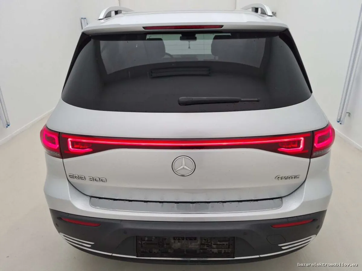 Mercedes-Benz EQB 300 4MATIC 2022-2023 - Fotografia inzerátu 5