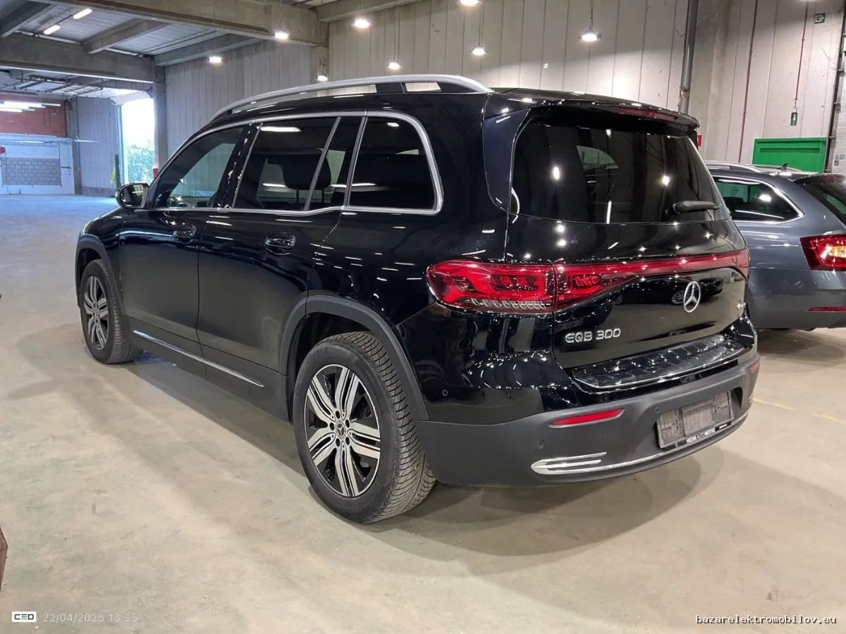 Mercedes-Benz EQB 300 4MATIC 2022-2023 - Fotografia inzerátu 4