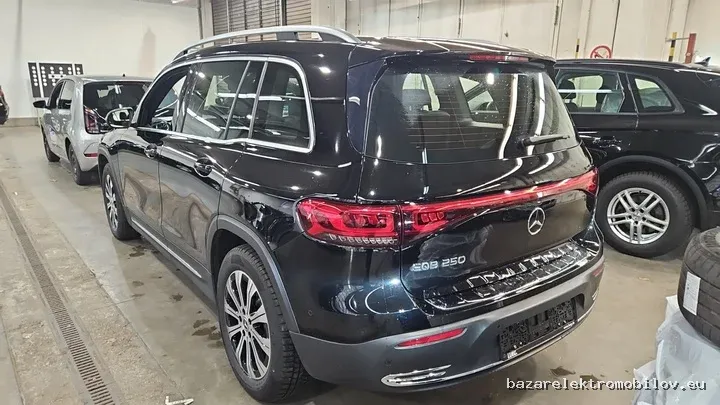 Mercedes-Benz EQB 250 2022-2023 - Fotografia inzerátu 3