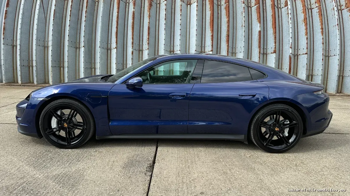Porsche Taycan 4S Plus - Fotografia inzerátu 2