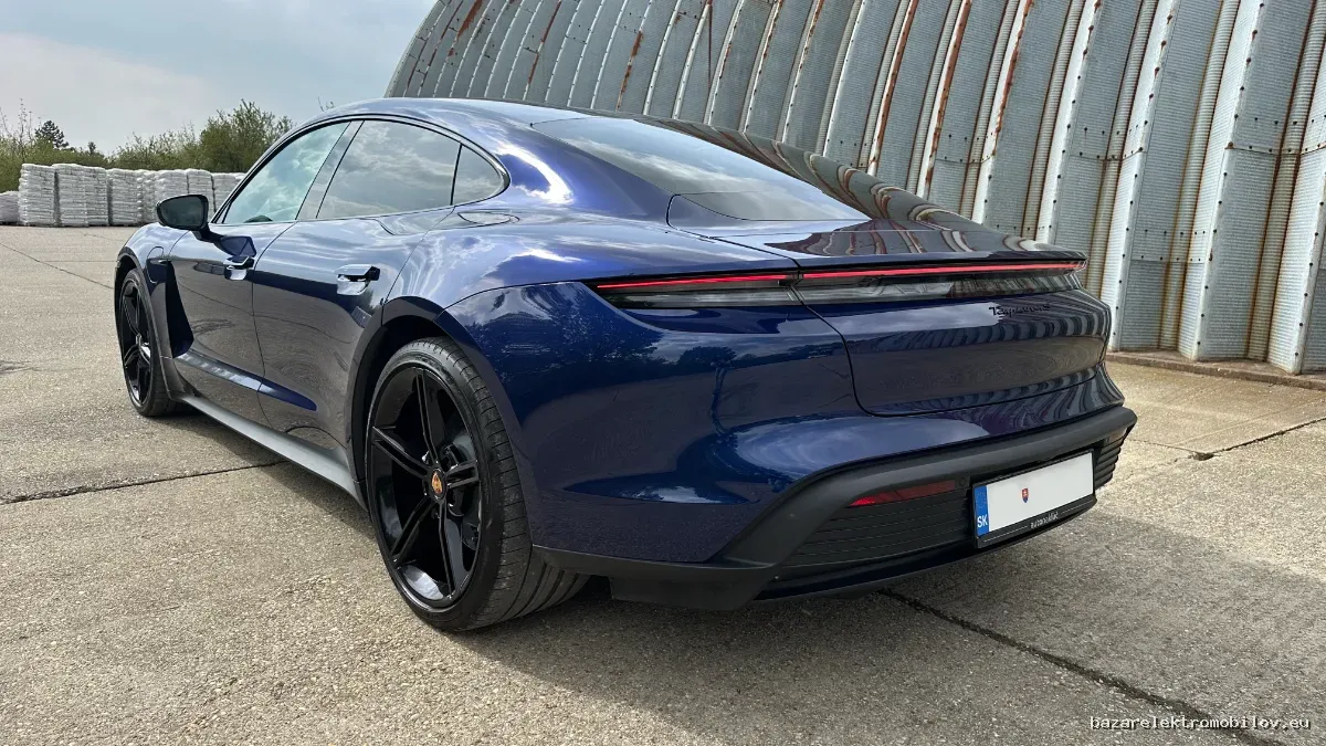 Porsche Taycan 4S Plus - Fotografia inzerátu 3