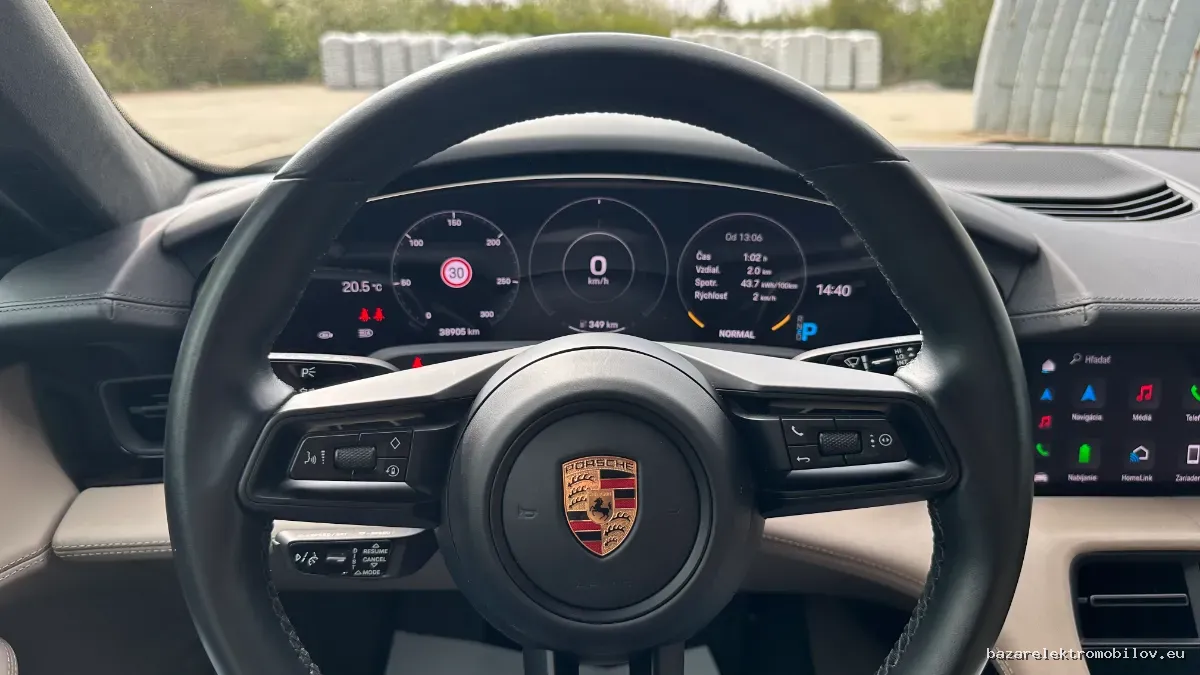 Porsche Taycan 4S Plus - Fotografia inzerátu 15