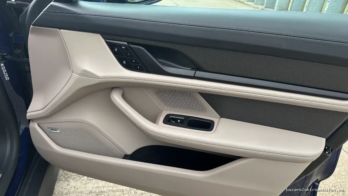 Porsche Taycan 4S Plus - Fotografia inzerátu 22