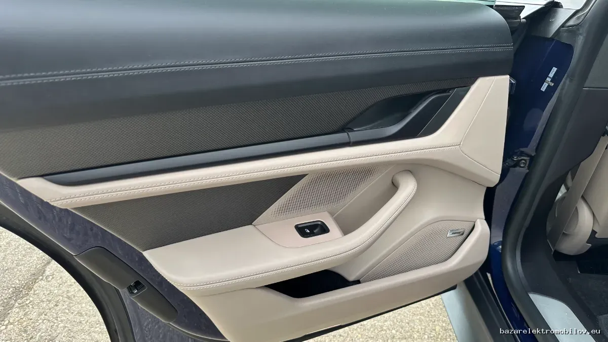 Porsche Taycan 4S Plus - Fotografia inzerátu 23