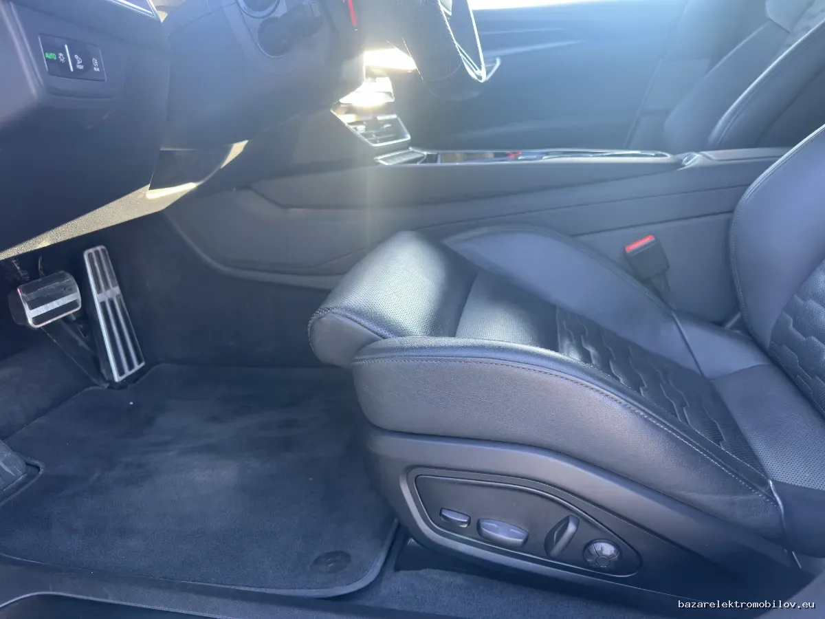 Audi e-tron GT quattro - Fotografia inzerátu 15