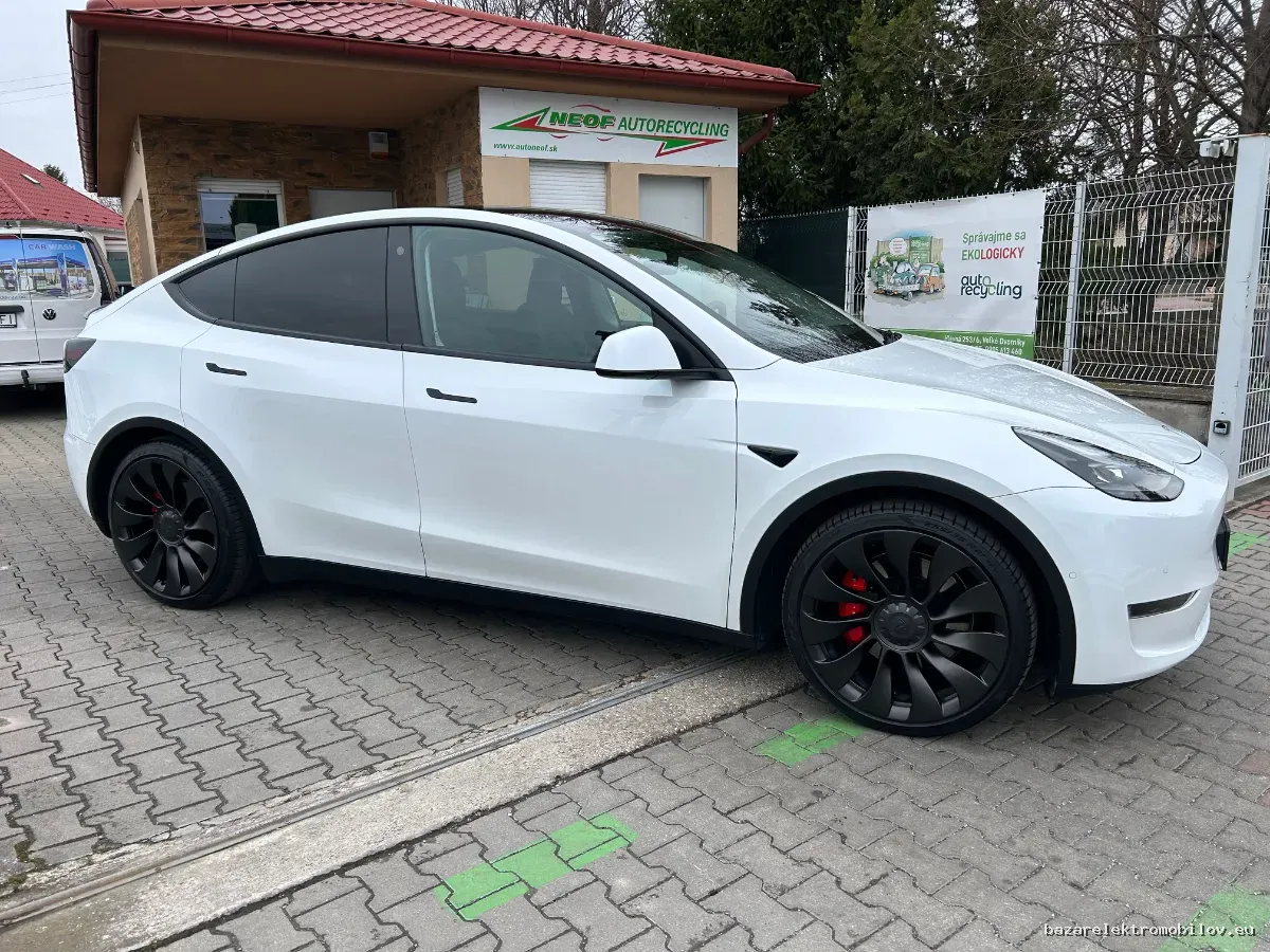 Tesla Model Y Performance - Fotografia inzerátu 8