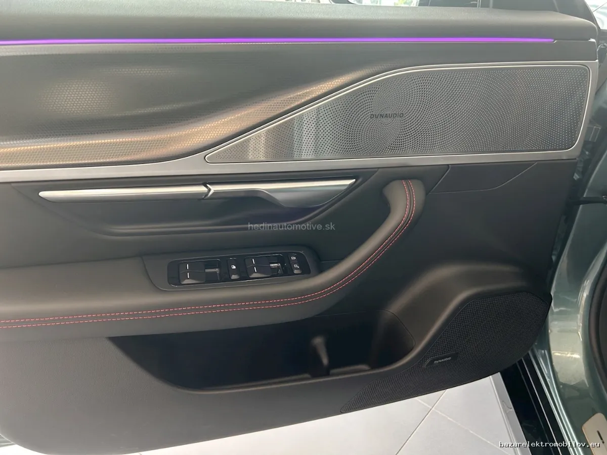 Xpeng P7 AWD Performance - Fotografia inzerátu 15