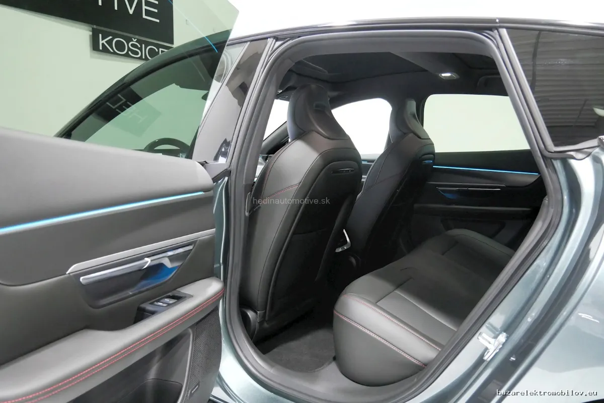 Xpeng P7 AWD Performance - Fotografia inzerátu 10