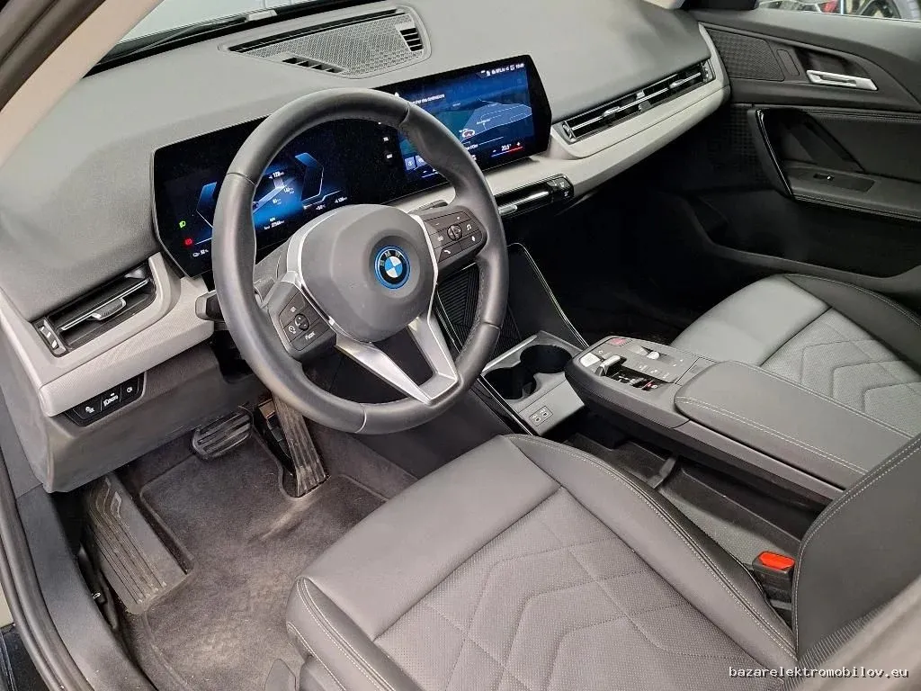 BMW iX1 xDrive30 - Fotografia inzerátu 10