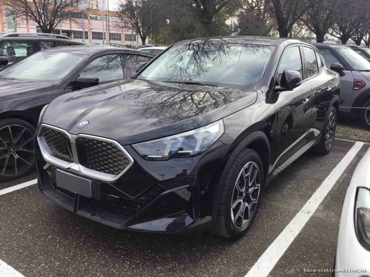 BMW iX2 xDrive30