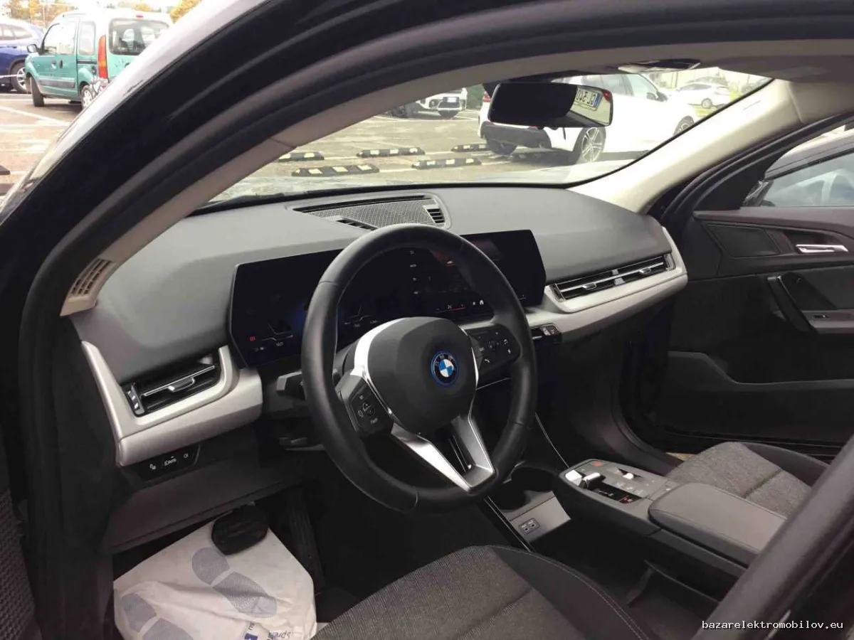 BMW iX2 xDrive30 - Fotografia inzerátu 11
