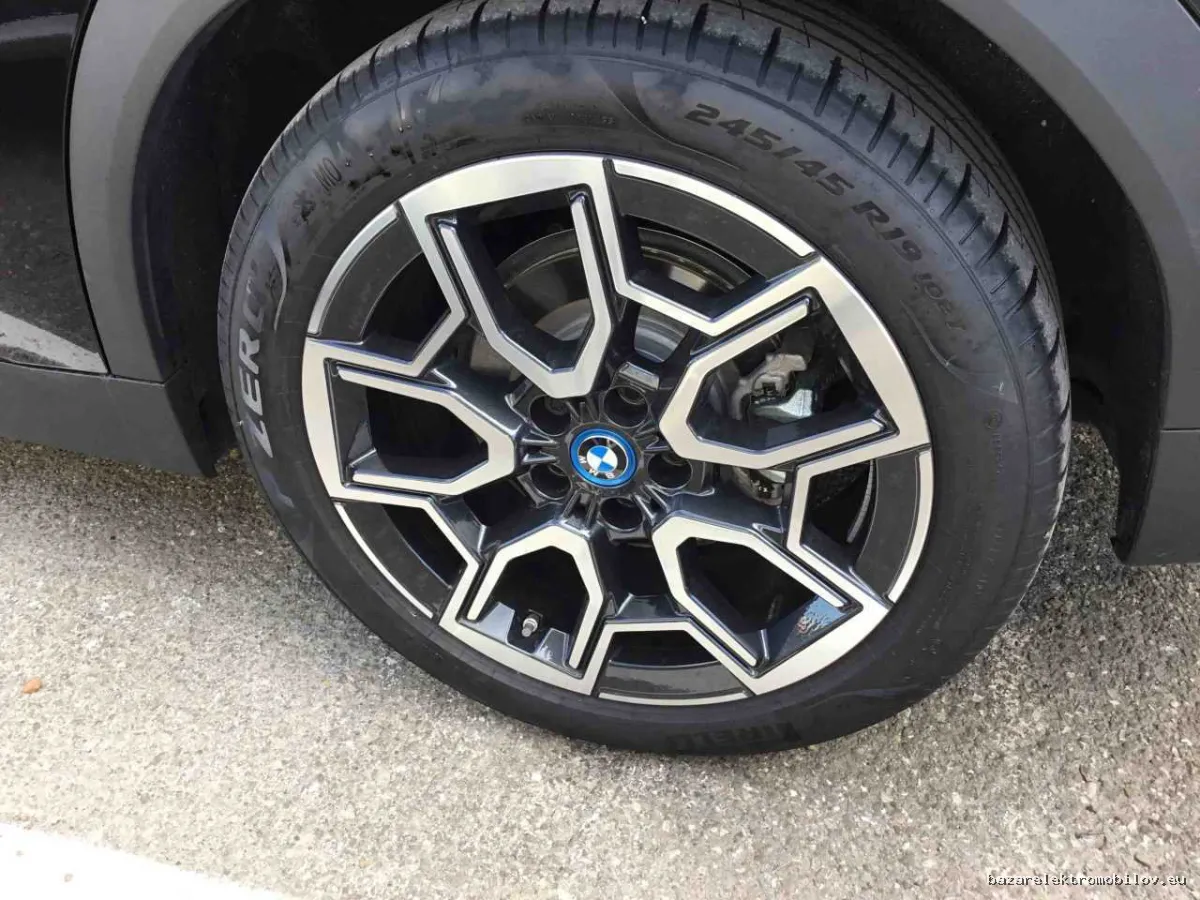 BMW iX2 xDrive30 - Fotografia inzerátu 12