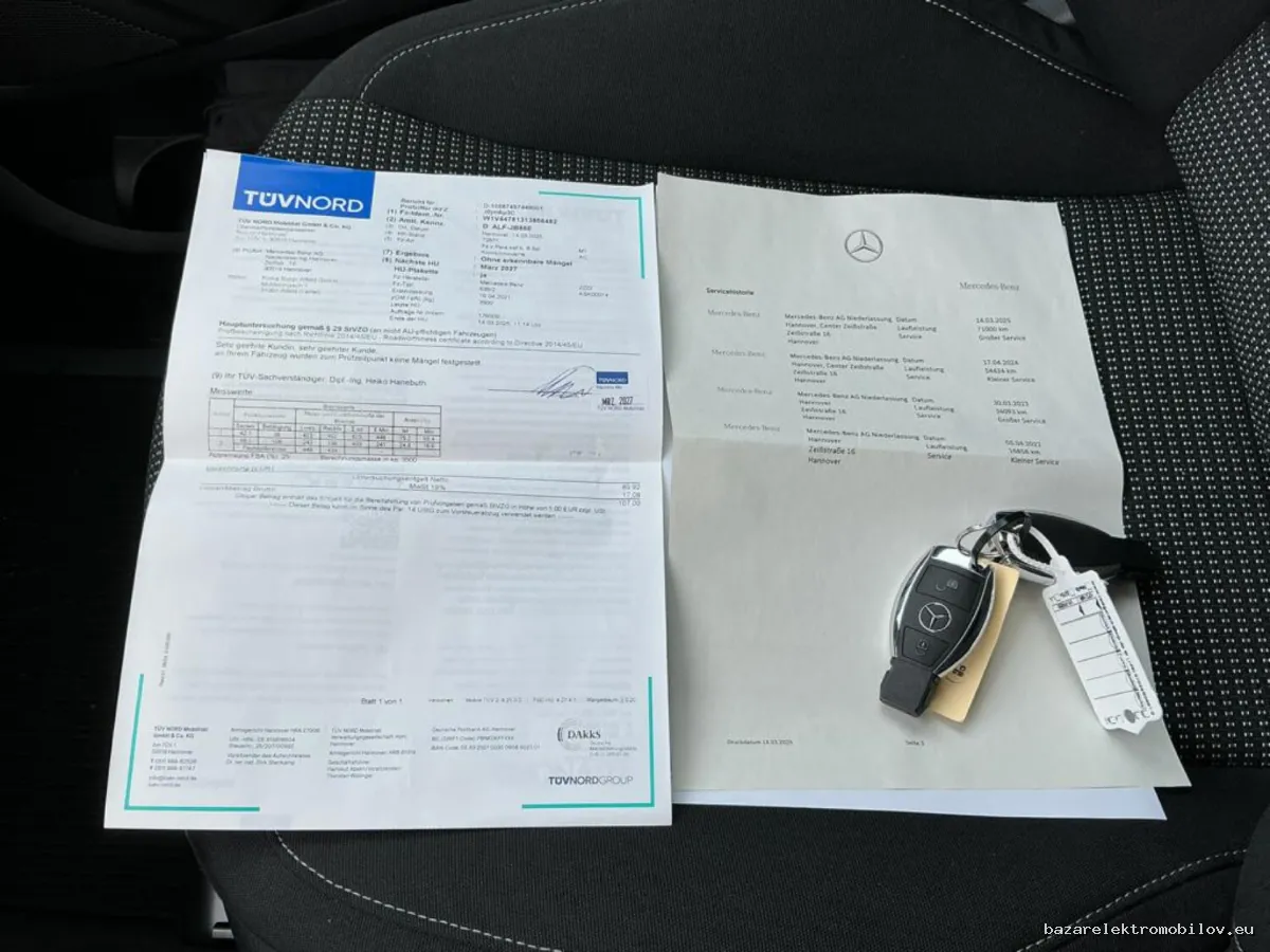 Mercedes-Benz EQV 300 Long - Fotografia inzerátu 4